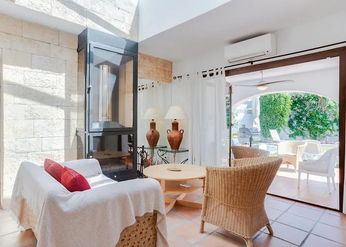 By The 5 Bedrooms * Marbella