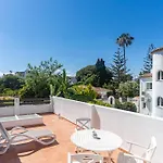 By The 5 Bedrooms Villa Marbella
