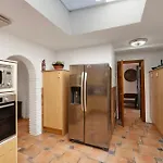 By The 5 Bedrooms * Marbella