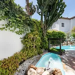 By The 5 Bedrooms Villa *
