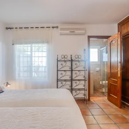 וילה By The 5 Bedrooms *