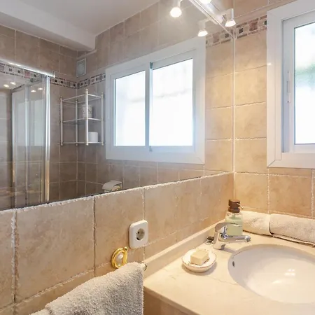 Villa By The 5 Bedrooms