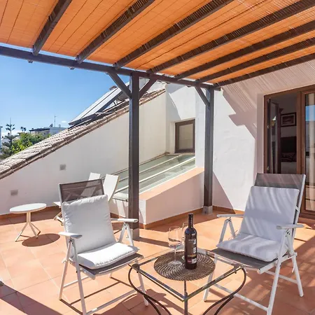 Villa By The 5 Bedrooms Marbella