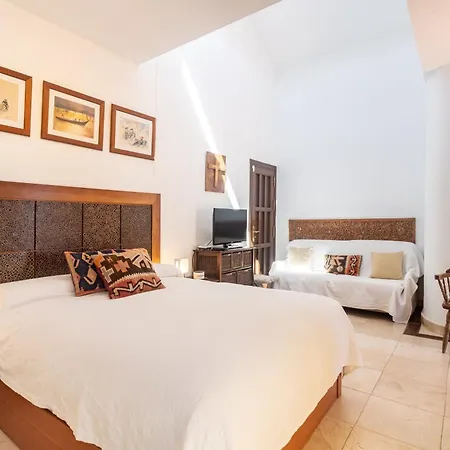 By The 5 Bedrooms * Marbella