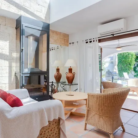 By The 5 Bedrooms Villa *