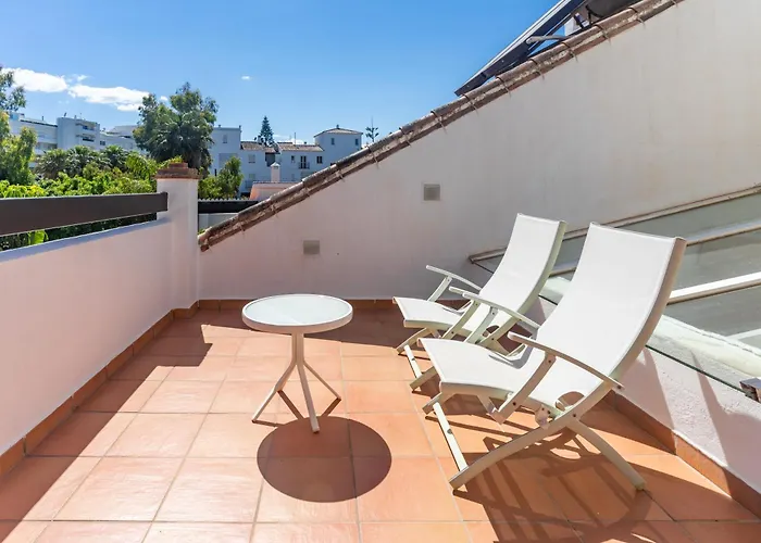 ヴィラ By The 5 Bedrooms