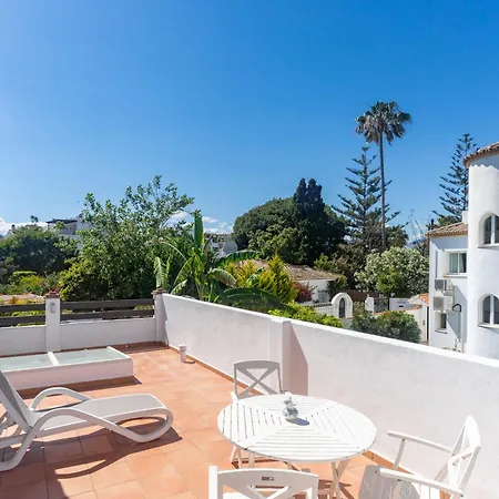 Vila By The 5 Bedrooms *