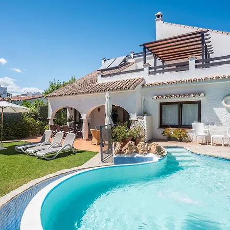 By The 5 Bedrooms Vila Marbella