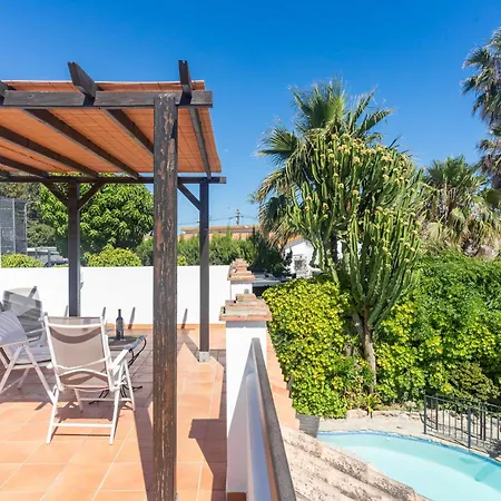 By The 5 Bedrooms Villa Marbella