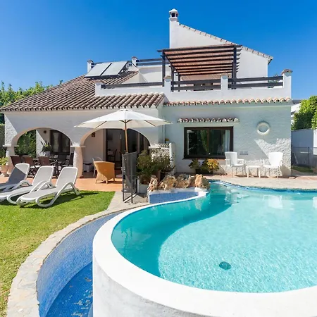 By The 5 Bedrooms * Marbella