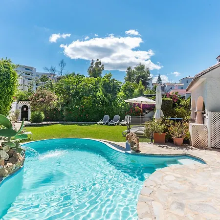 Villa By The 5 Bedrooms Marbella