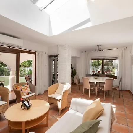 By The 5 Bedrooms * Marbella