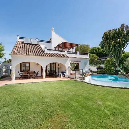Villa By The 5 Bedrooms *