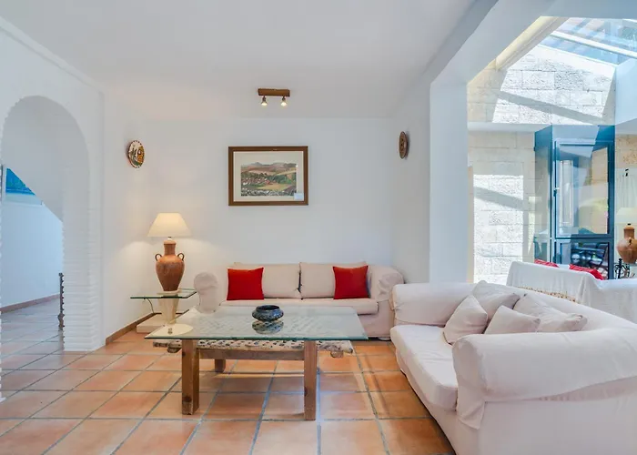By The 5 Bedrooms Βίλα *