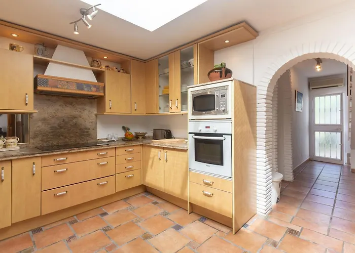 By The 5 Bedrooms Μαρμπέλλα