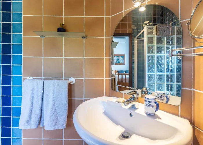 By The 5 Bedrooms Μαρμπέλλα